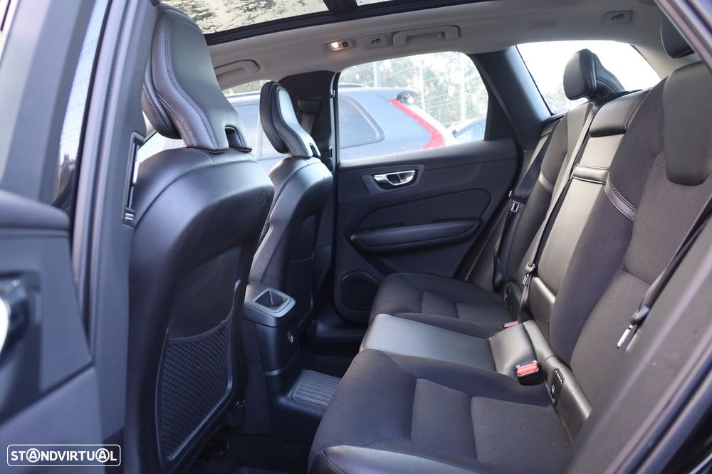 Volvo XC 60 2.0 T8 PHEV Momentum Plus AWD - 13