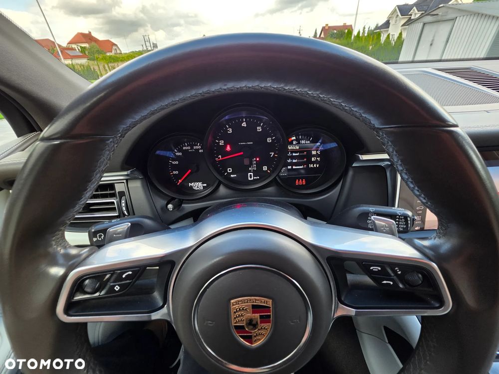 Porsche Macan - 34