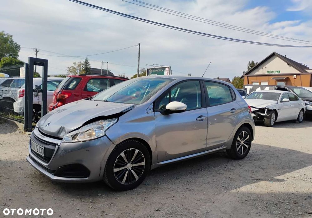 Peugeot 208 - 22