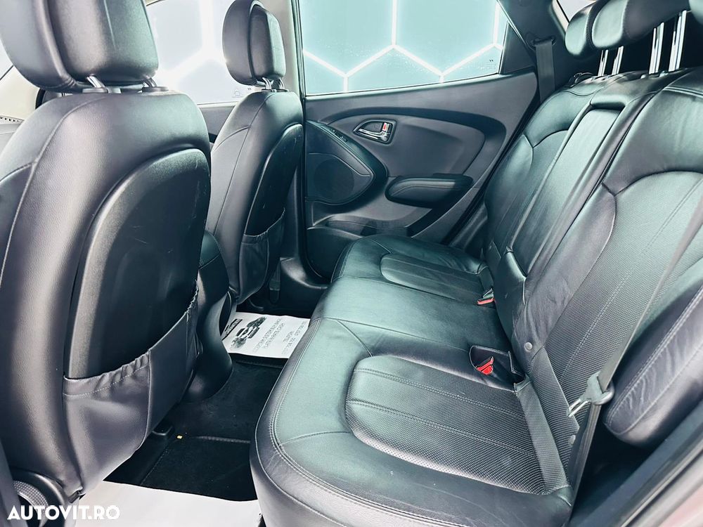 Hyundai ix35 1.7 CRDI 2WD blue Finale Gold - 16