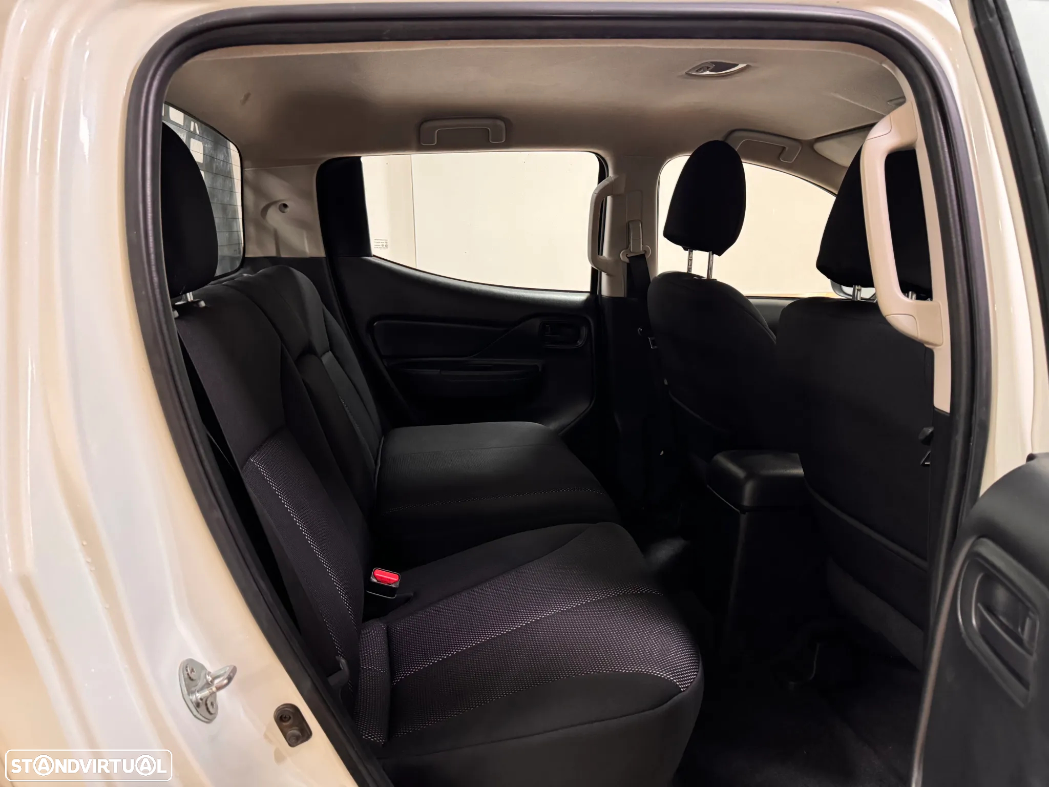 Mitsubishi L200 2.3 DI-D Space Cab Invite 4WD 3L IVA DEDUTIVEL - 31