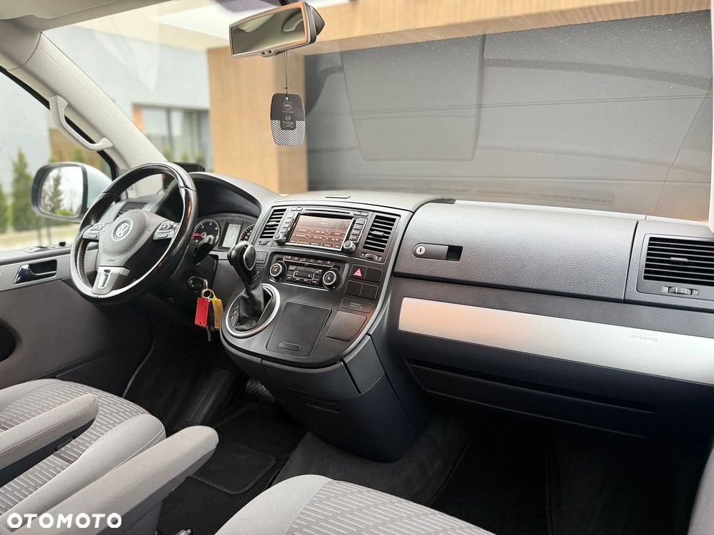 Volkswagen Multivan - 13