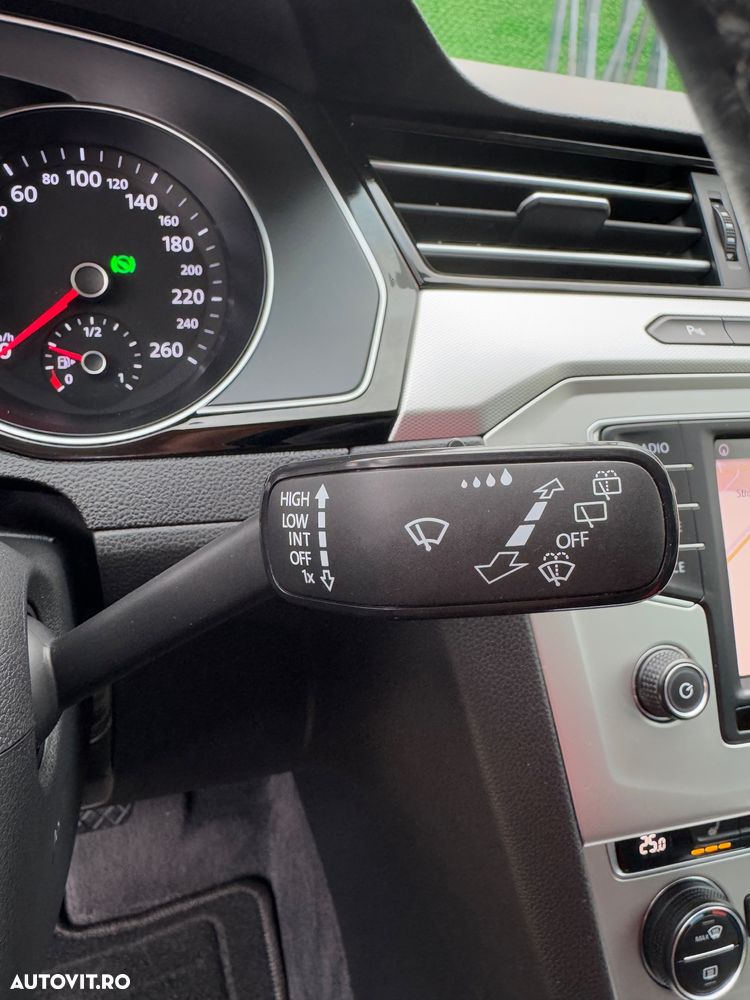 Volkswagen Passat 2.0 TDI DSG (BlueMotion Technology) Comfortline - 23