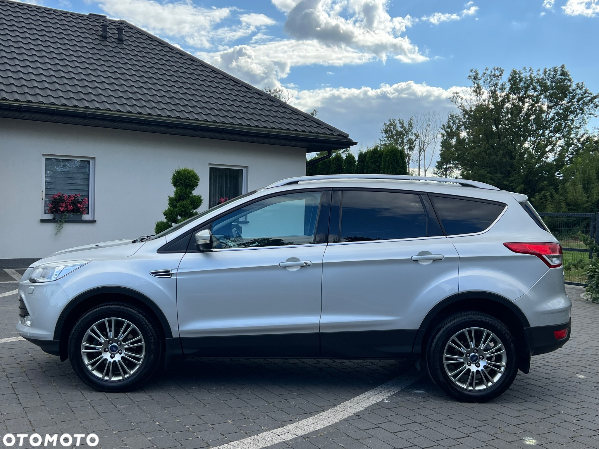 Ford Kuga 1.6 EcoBoost 2x4 Titanium - 6