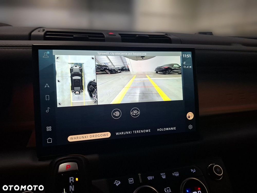 Land Rover Defender - 21