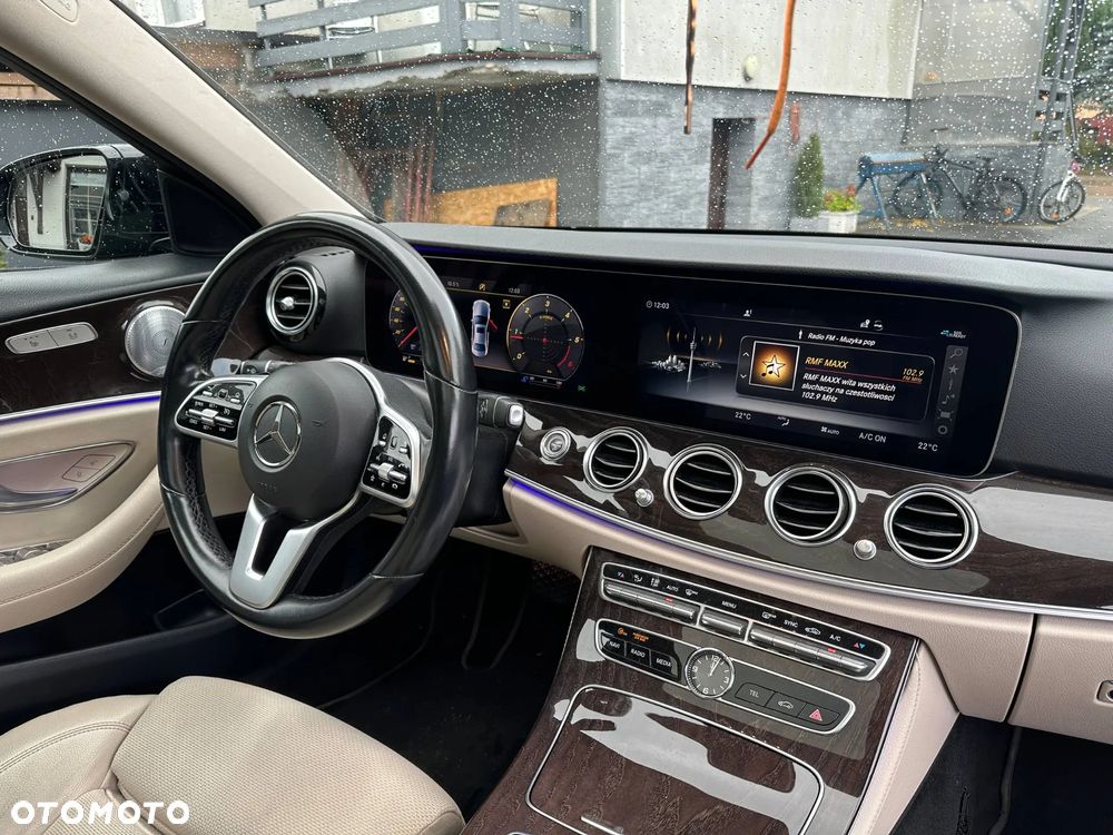 Mercedes-Benz Klasa E 300 d 9G-TRONIC - 13