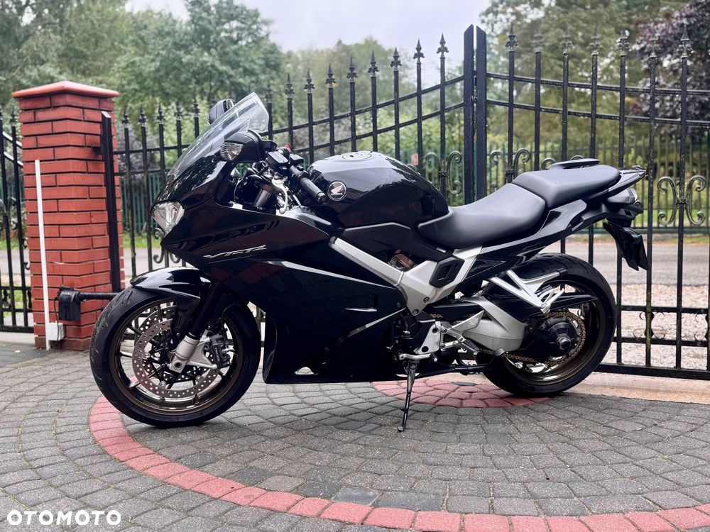 Honda VFR - 6