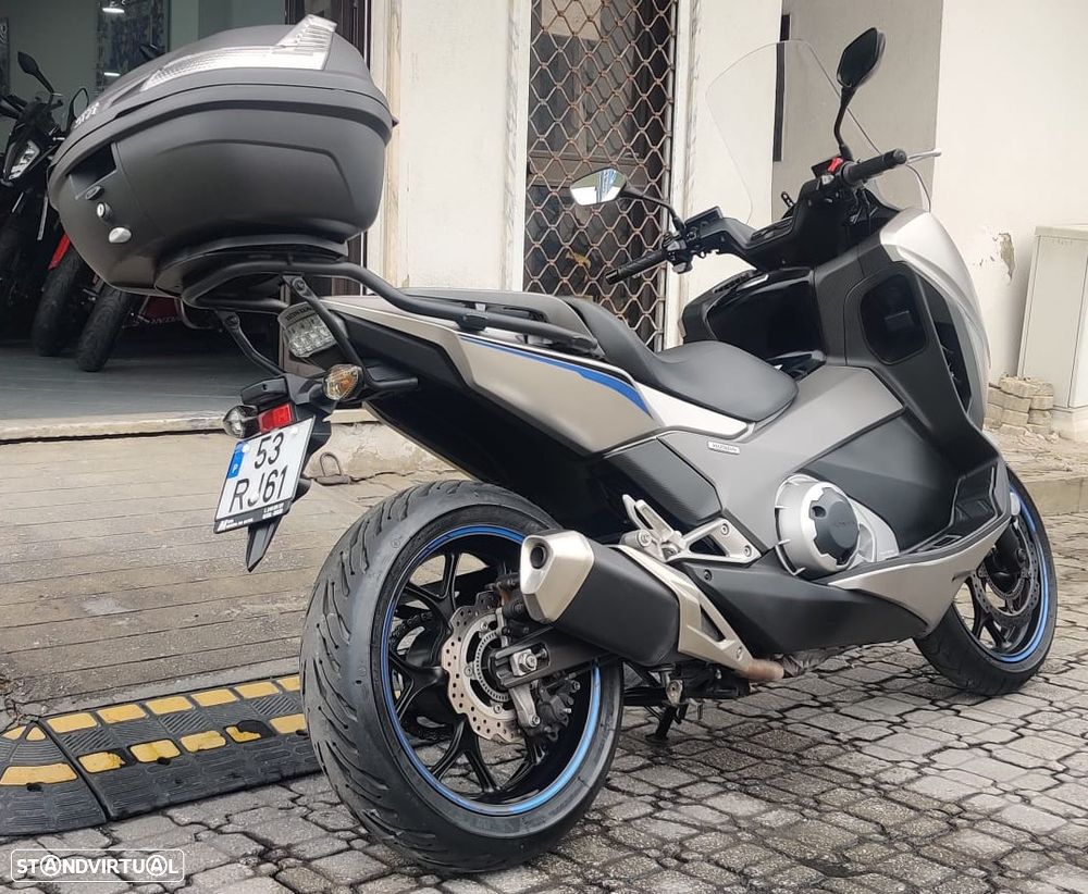 Honda Integra 750 S - 10