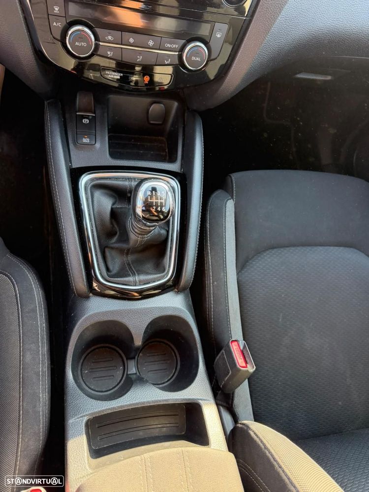Nissan Qashqai 1.2 DIG-T N-Connecta 18 - 8