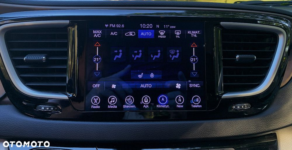 Chrysler Pacifica - 16