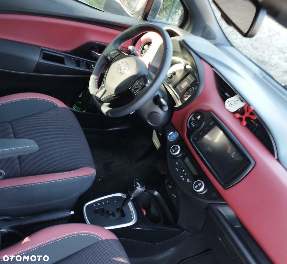 Toyota Yaris - 37