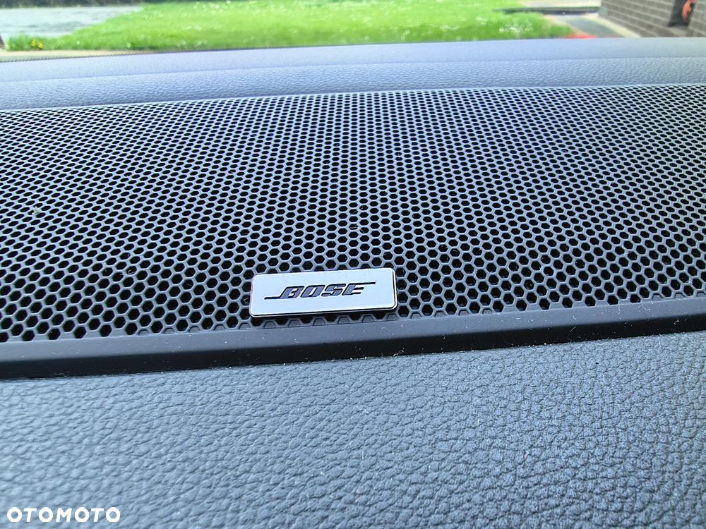 Renault Megane ENERGY TCe 205 EDC GT - 25