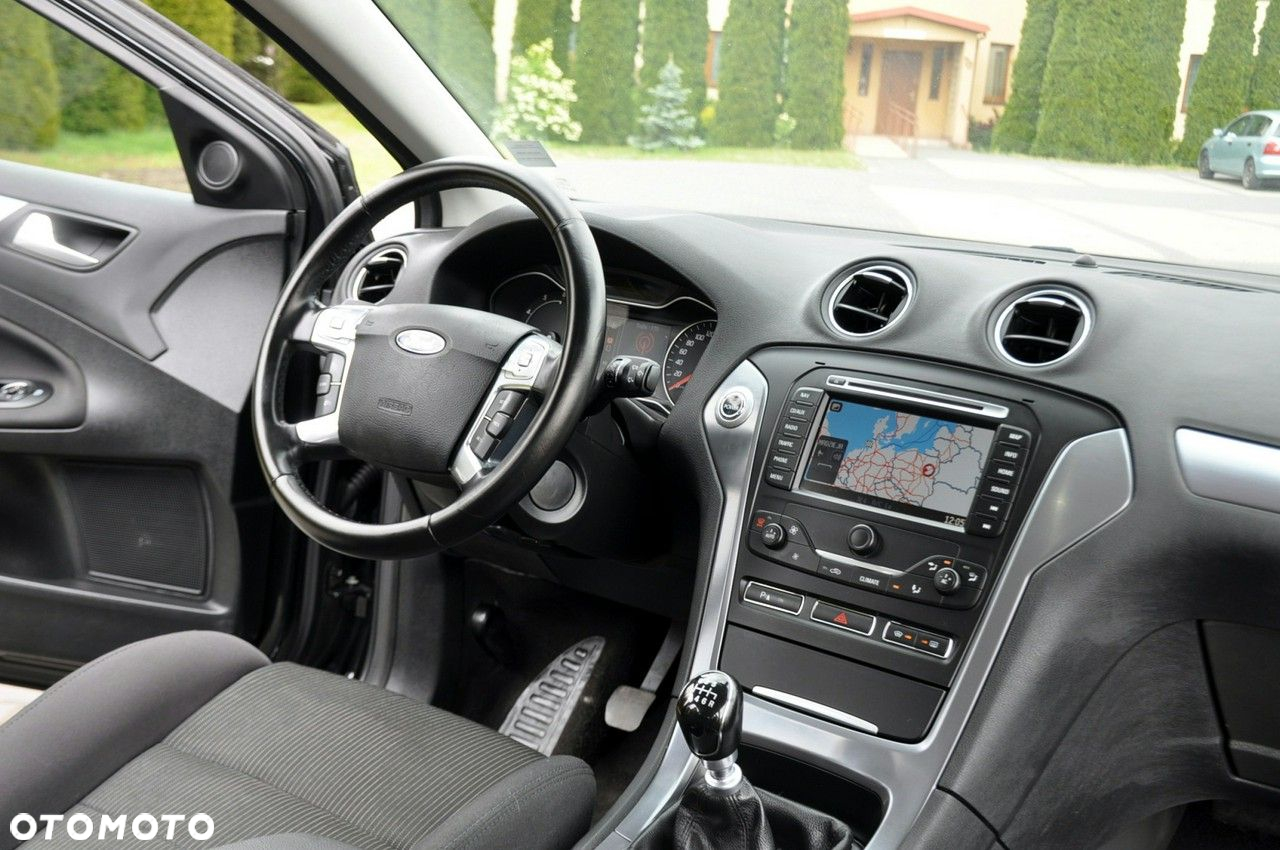 Ford Mondeo - 27