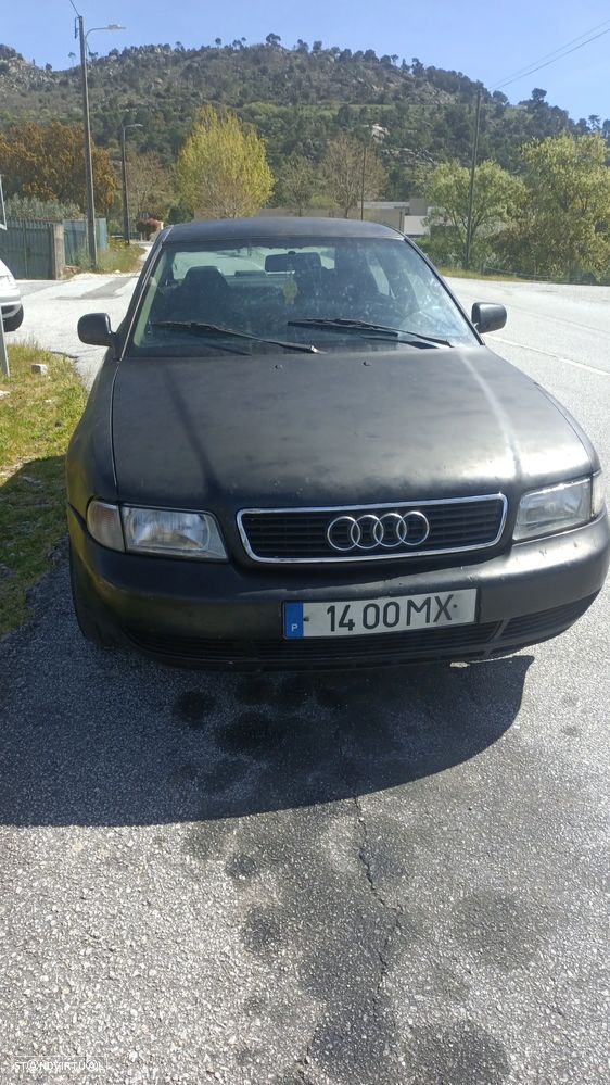 Audi A4 1.9 TDI Confort - 1