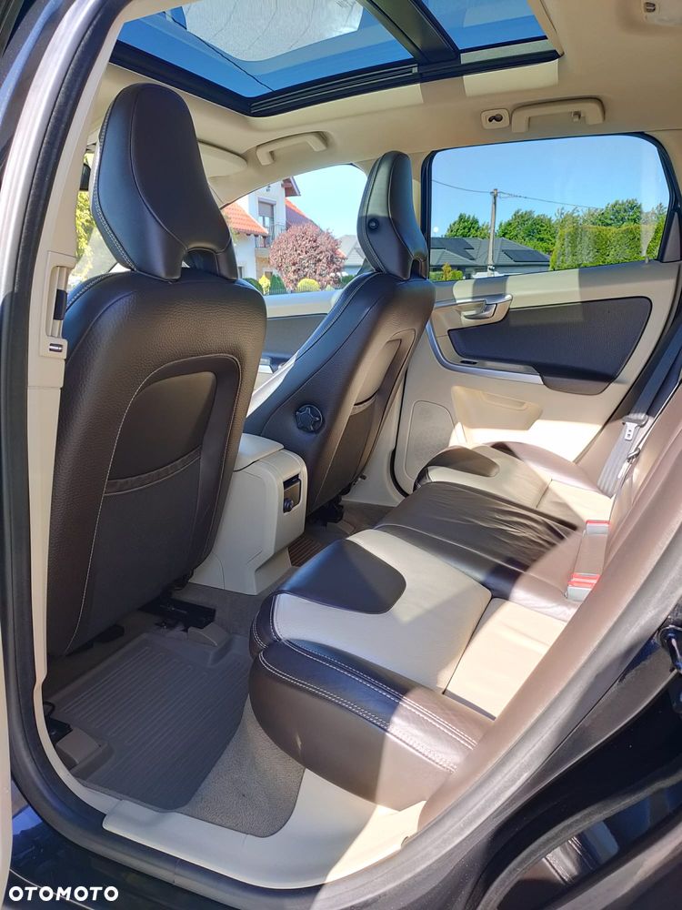 Volvo XC 60 D5 AWD RDesign - 6