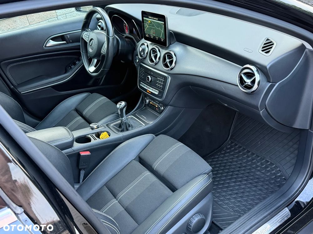 Mercedes-Benz GLA 180 (CDI) d Urban - 14