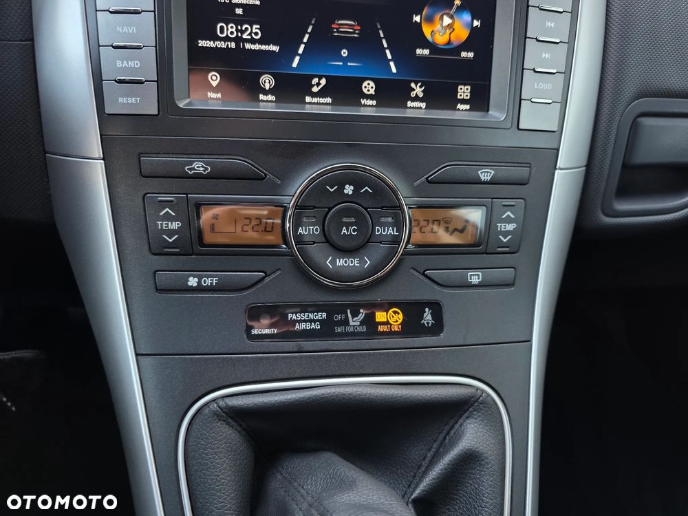 Toyota Auris 1.6 Premium Start - 34