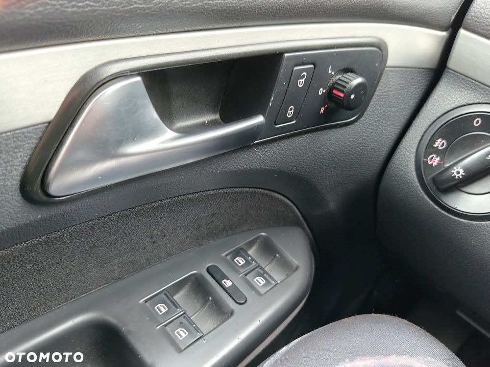 Volkswagen Touran ver-1-4-tsi-highline-perfectline - 21