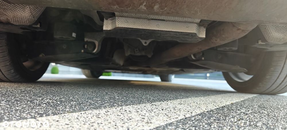 BMW Seria 5 540i - 38