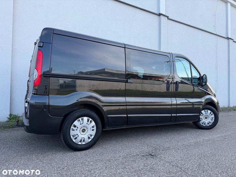 Opel Vivaro L2H1 2.9t - 18