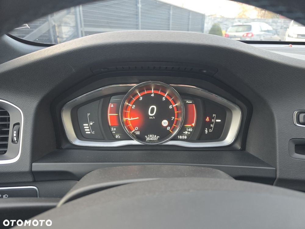 Volvo V60 T6 AWD Polestar - 12