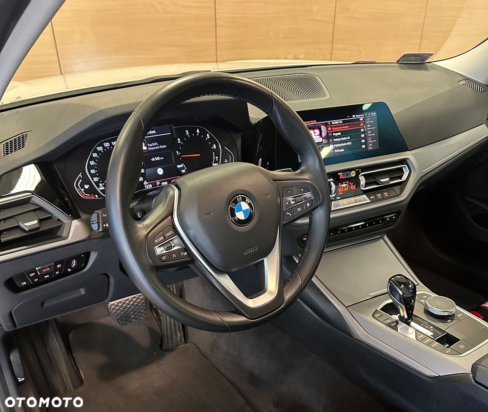 BMW Seria 3 318i Advantage - 13