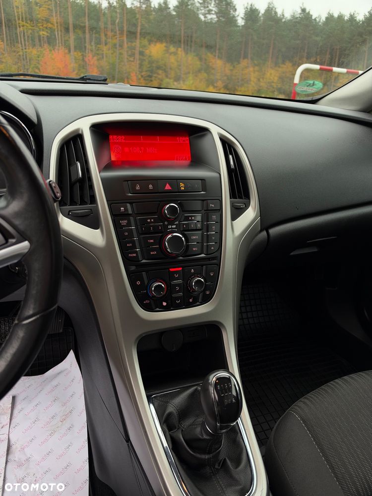 Opel Astra 2011