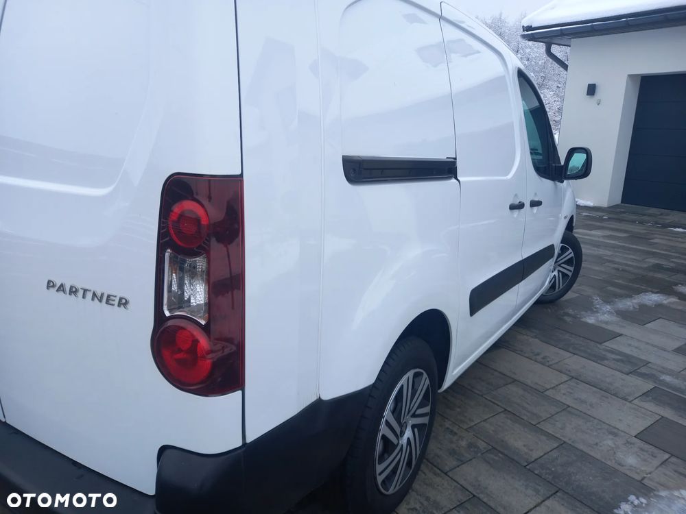 Peugeot Partner 1.6HDI 3-osob 2018 L2 Long VAT-23% Salon PL Klima Tempomat Długi - 14