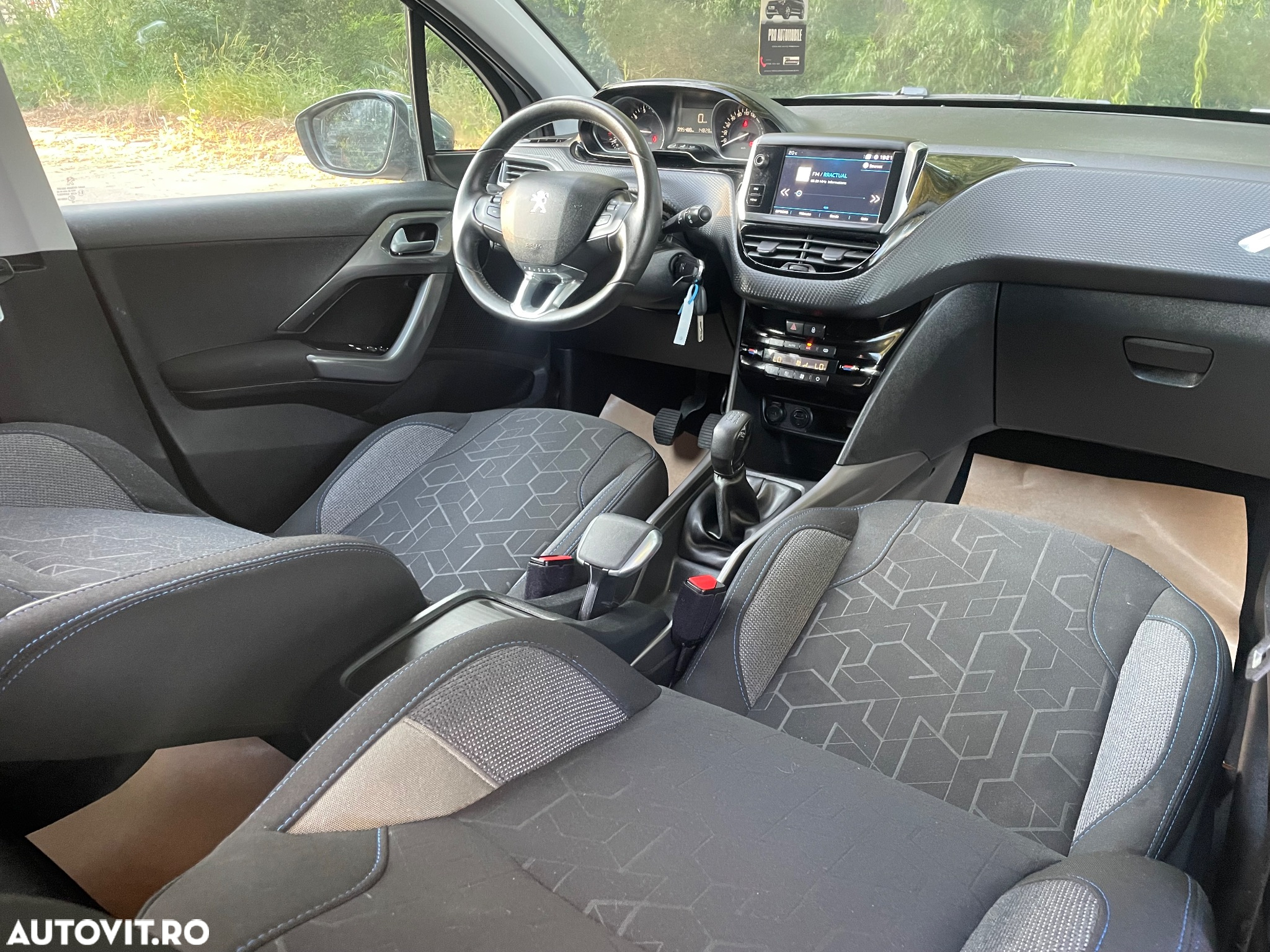 Peugeot 2008 PureTech 100 Stop&Start Allure Pack - 33