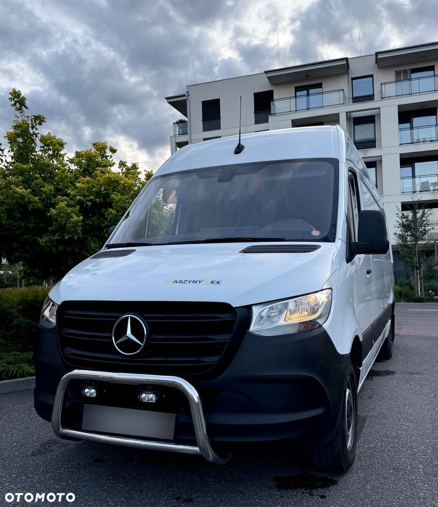 Mercedes-Benz Sprinter - 2