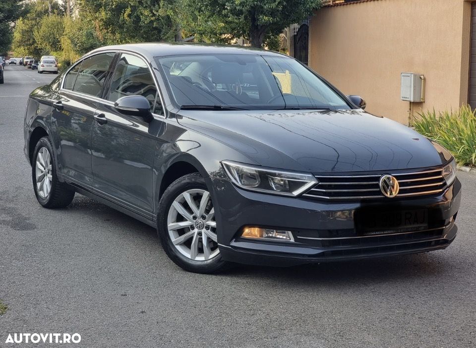 Volkswagen Passat - 1