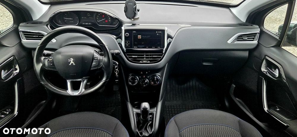 Peugeot 208 - 16