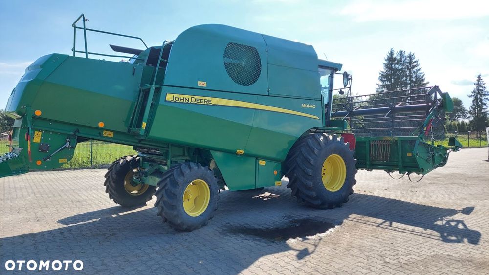 John Deere W440 - 13