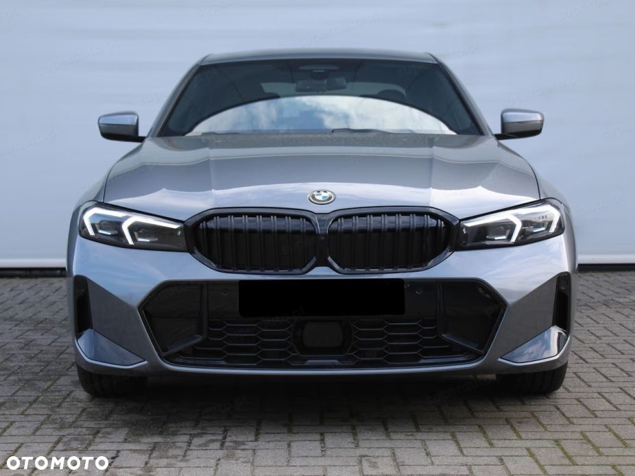 BMW Seria 3 330i xDrive M Sport - 6