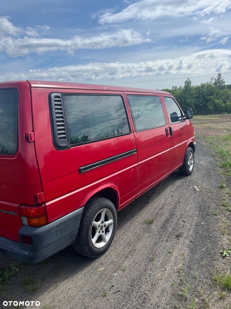 Volkswagen Caravelle - 9