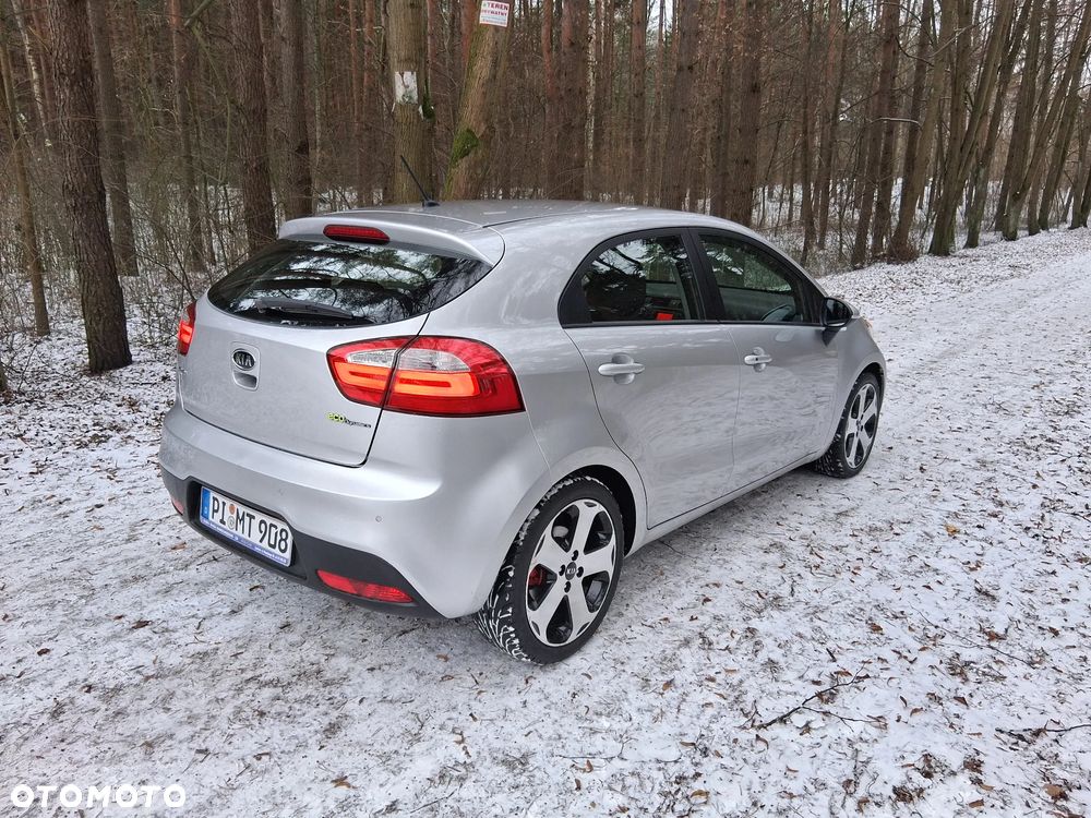 Kia Rio - 23