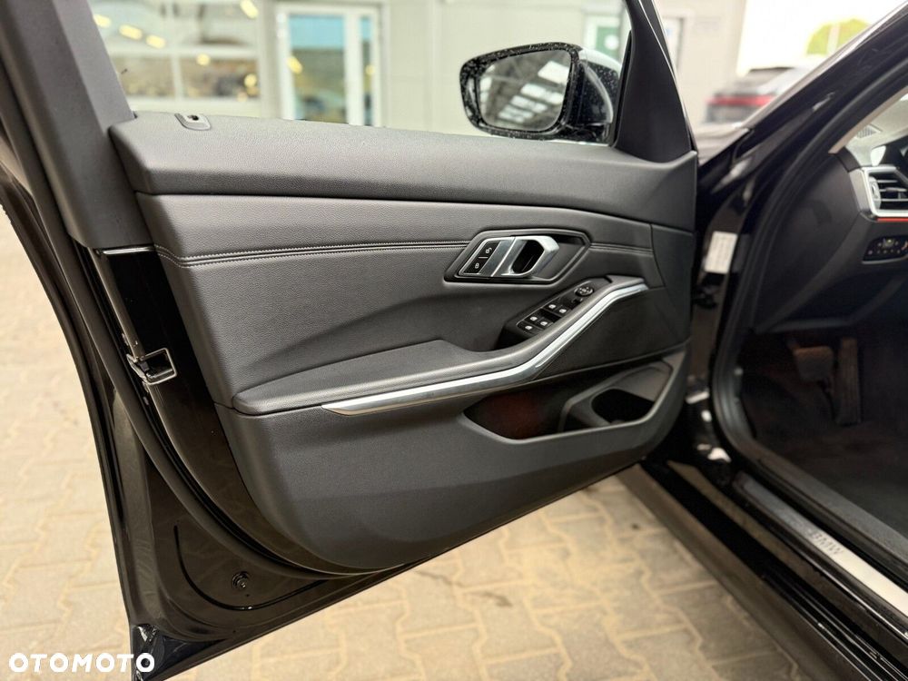 BMW Seria 3 - 17