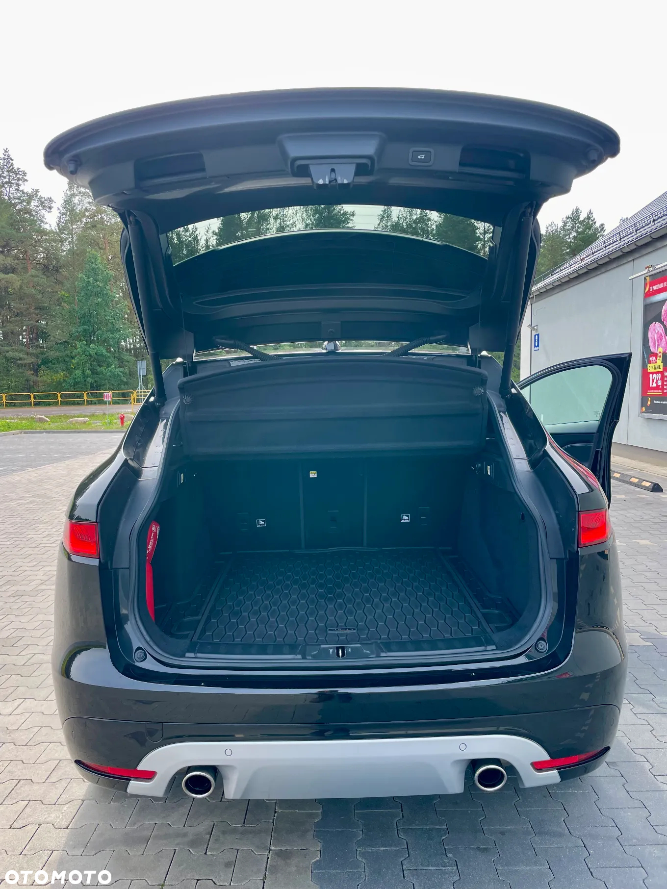 Jaguar F-Pace S AWD - 15