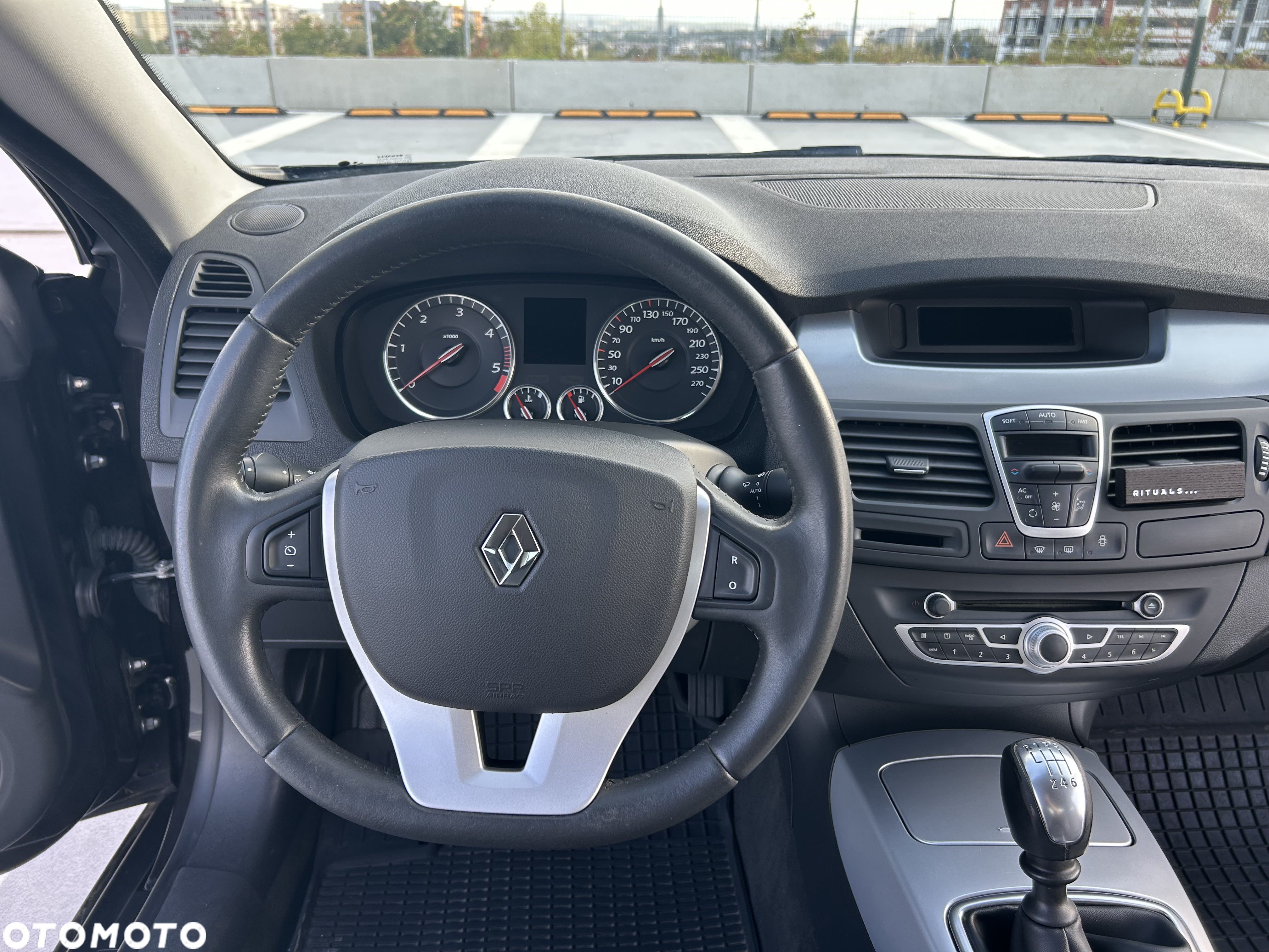 Renault Laguna 2.0 dCi Monaco GP2 - 32