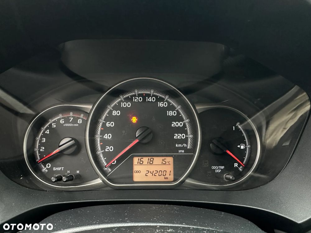 Toyota Yaris - 16
