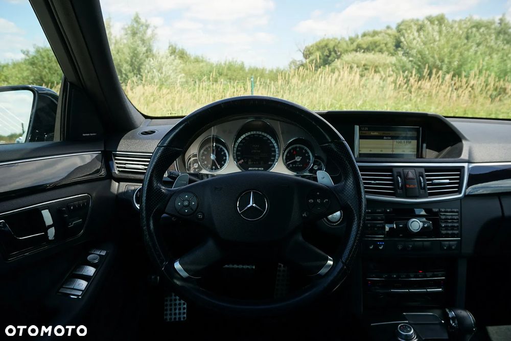 Mercedes-Benz Klasa E 63 AMG - 16