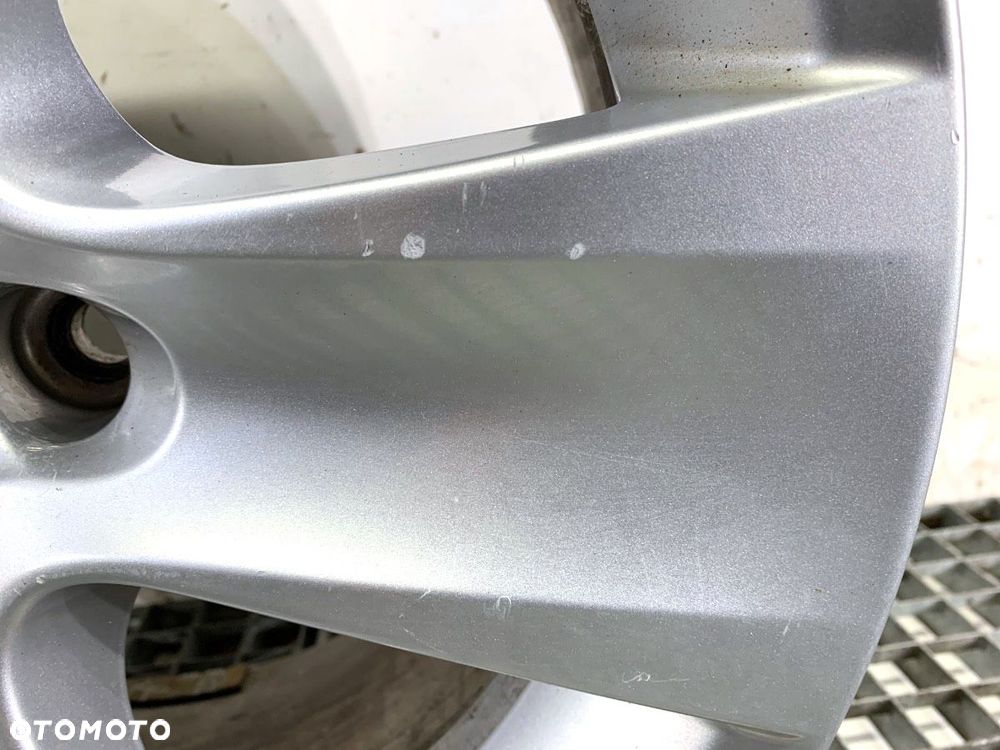 FELGA ALUMINIOWA 17 8J 5X120 CENTR 72,6 ET30  BMW 5 Touring (E61) 2004 - 2010 525 i 160 kW [218 KM] - 4