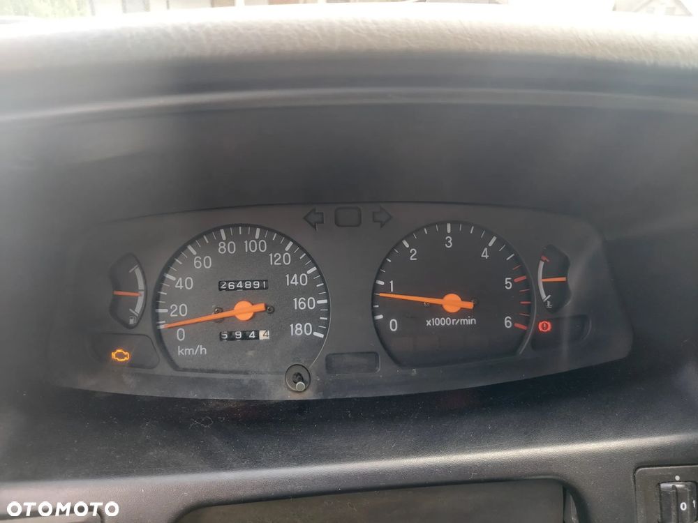 Mitsubishi L200 2.5 TD Intense - 14