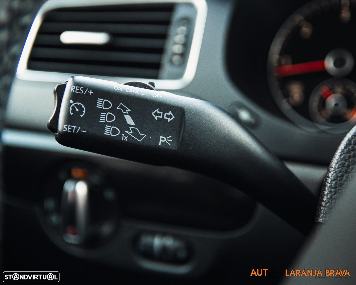 VW Jetta 1.6 TDi Confortline - 32
