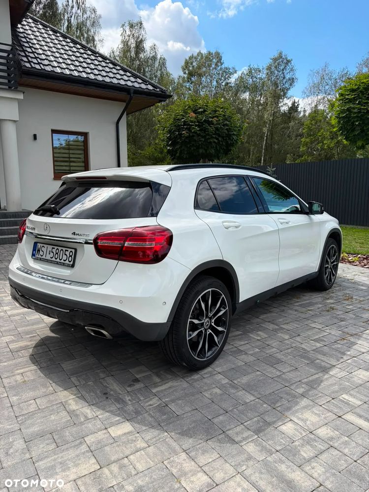 Mercedes-Benz GLA 220 4-Matic - 5