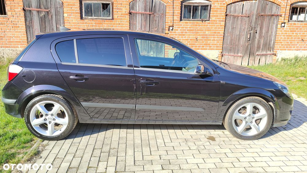 Opel Astra 2.0 T Cosmo - 5