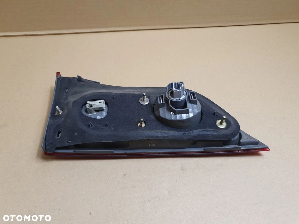 # LAMPA PRAWY TYŁ HONDA ACCORD VII KOMBI - 5