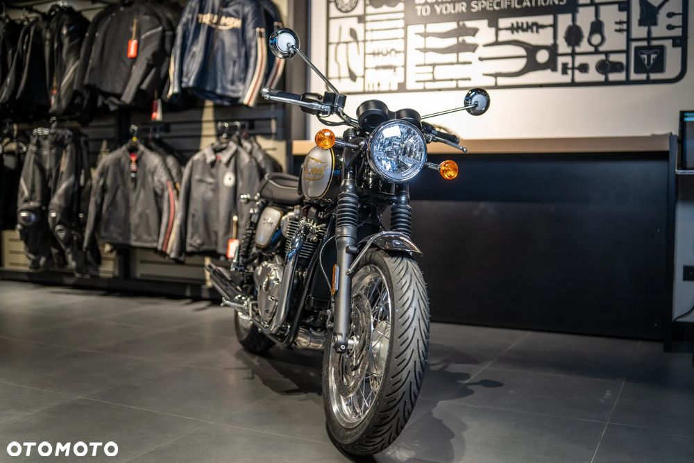Triumph Bonneville - 1