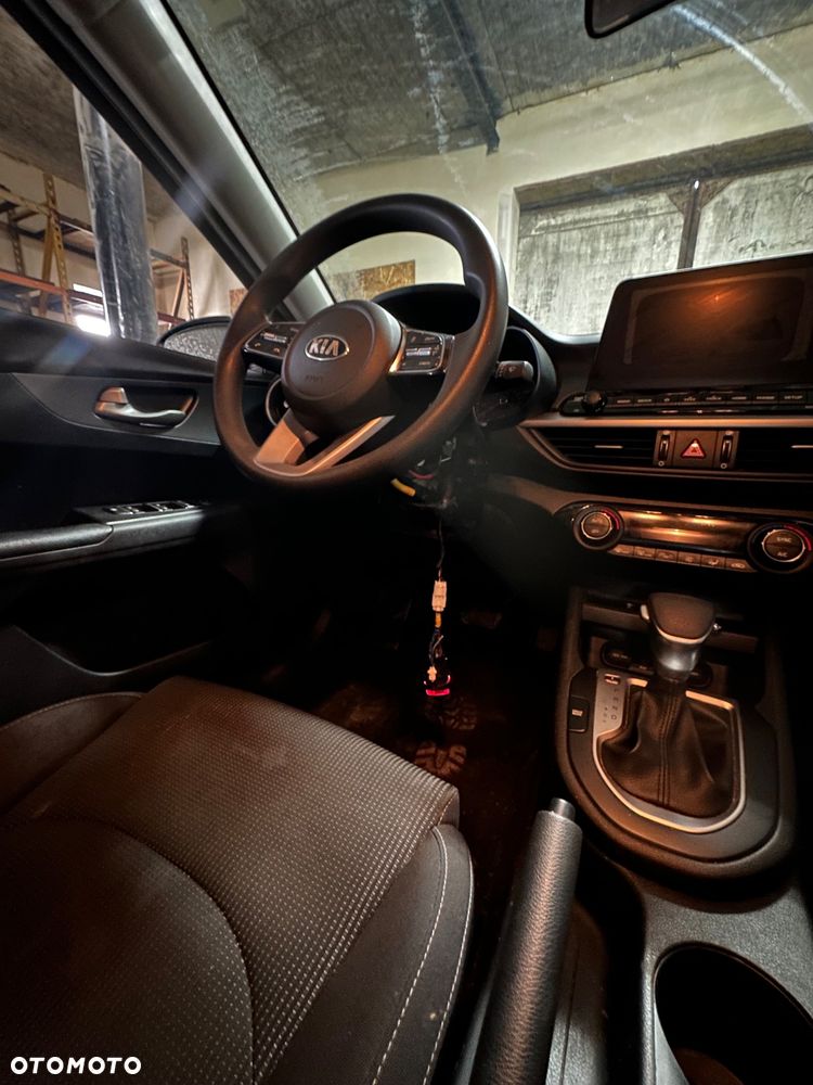 Kia Ceed - 9