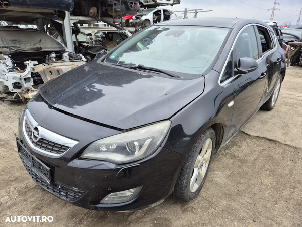 Dezmembram Opel Astra J, an 2011, 1.7 CDTI euro 5